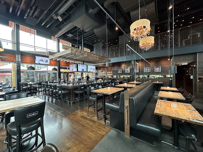 Browns Socialhouse – Lynn Valley photo 4