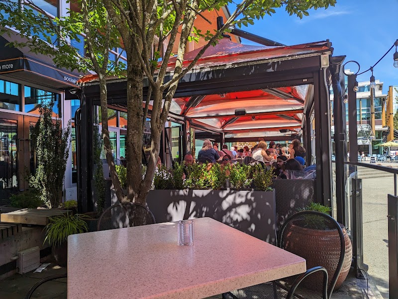Browns Socialhouse – Lynn Valley photo 5