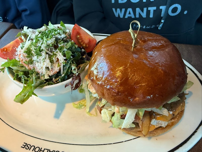 Browns Socialhouse – Lynn Valley photo 7