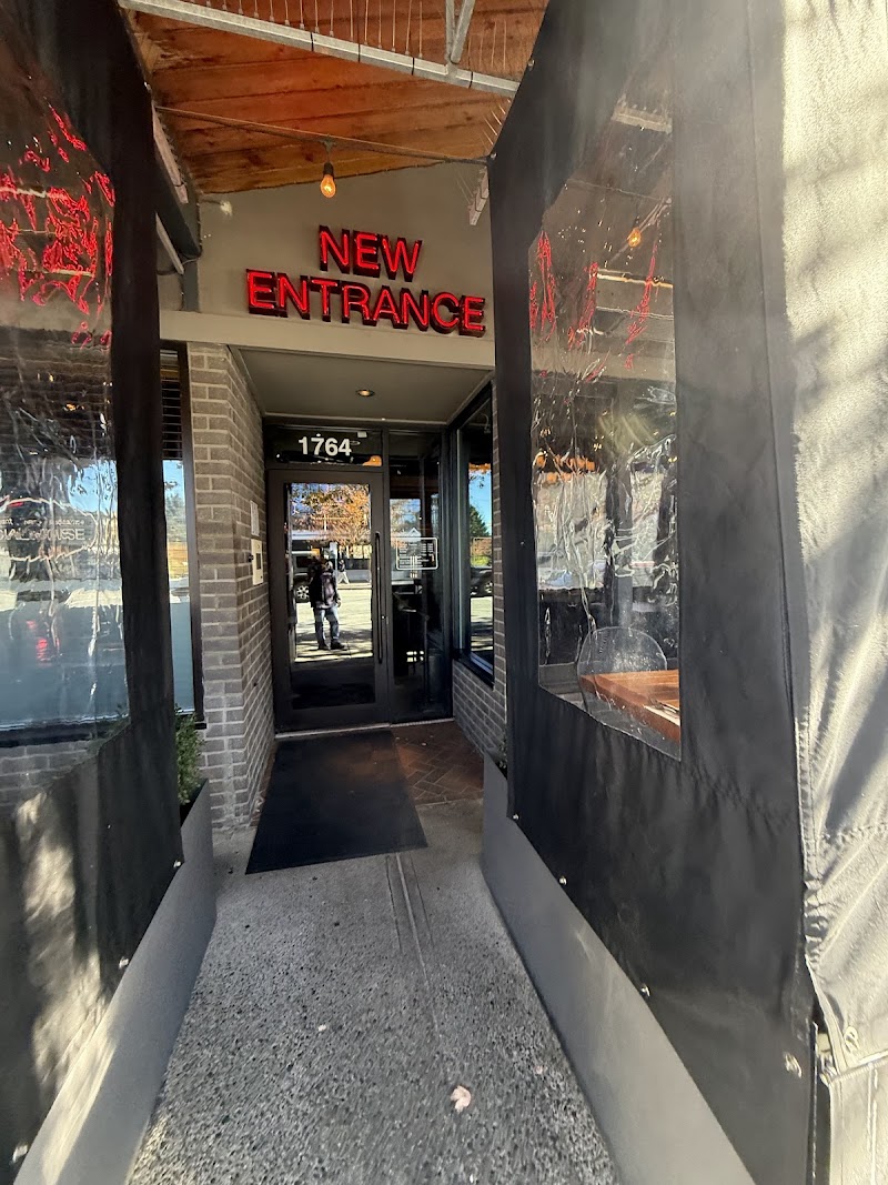 Browns Socialhouse – Upper Lonsdale photo 9