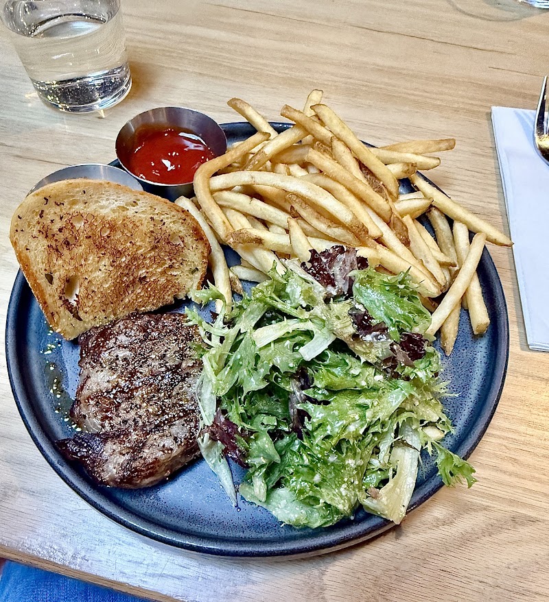 Earls Kitchen + Bar photo 5