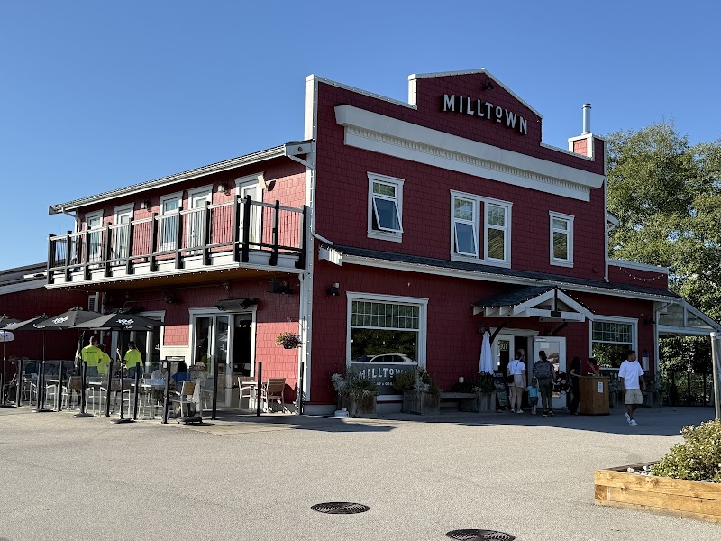 Mill Town Bar photo 6