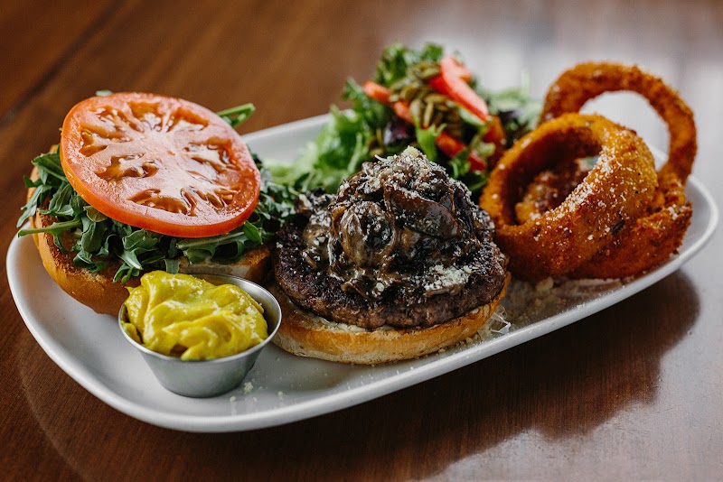Bin 4 Burger Lounge Saanich photo 6