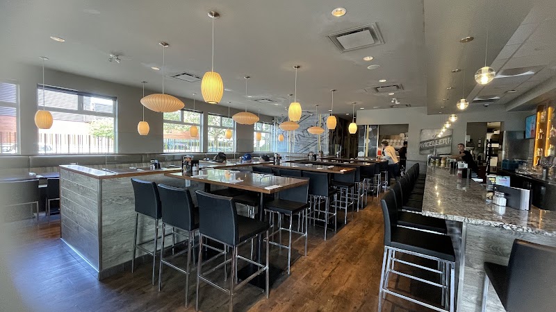 Bin 4 Burger Lounge Saanich photo 7
