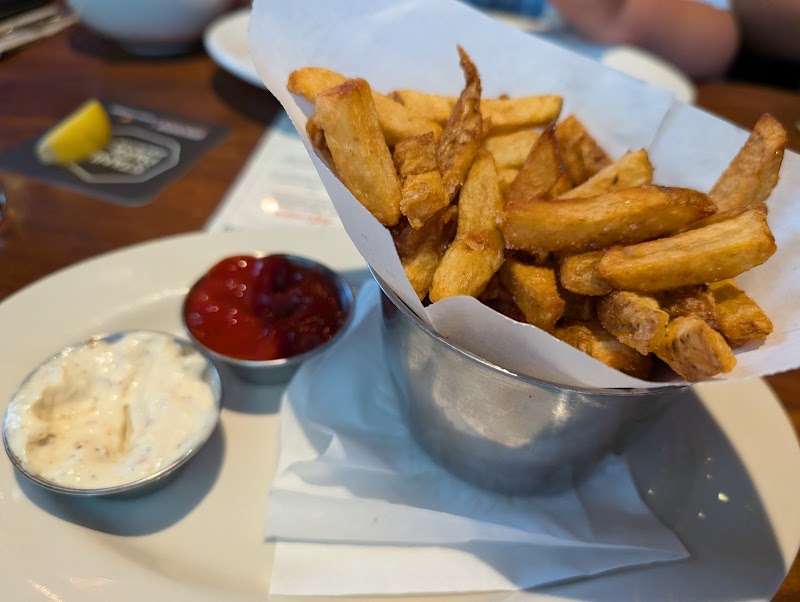Browns Socialhouse – Guilford photo 9