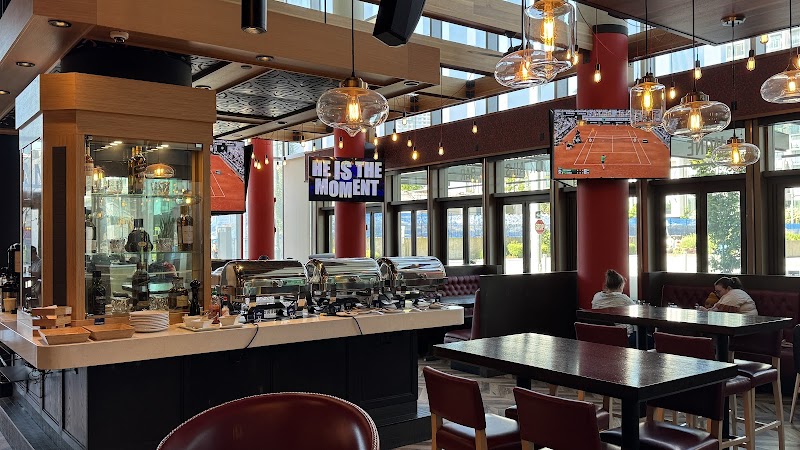 Dominion Bar + Kitchen photo 6