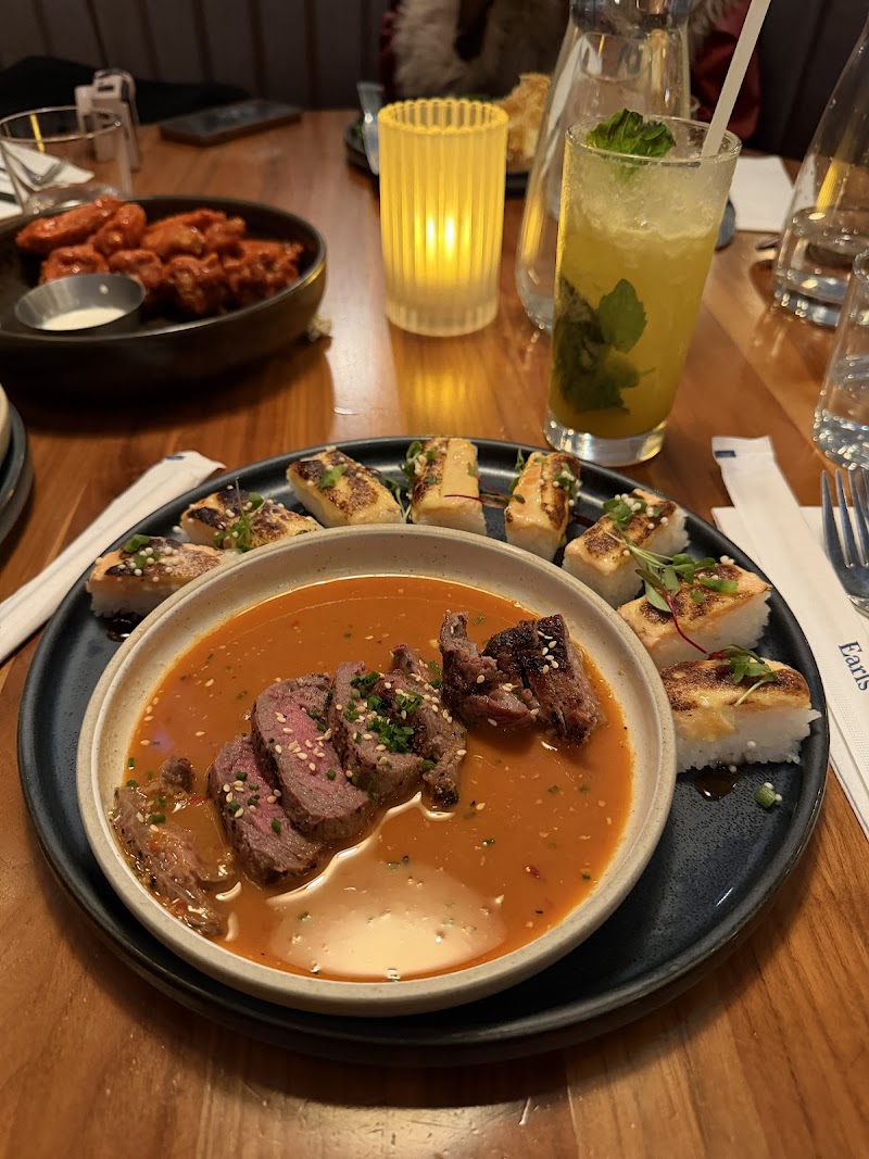 Earls – Grandview Corners photo 3