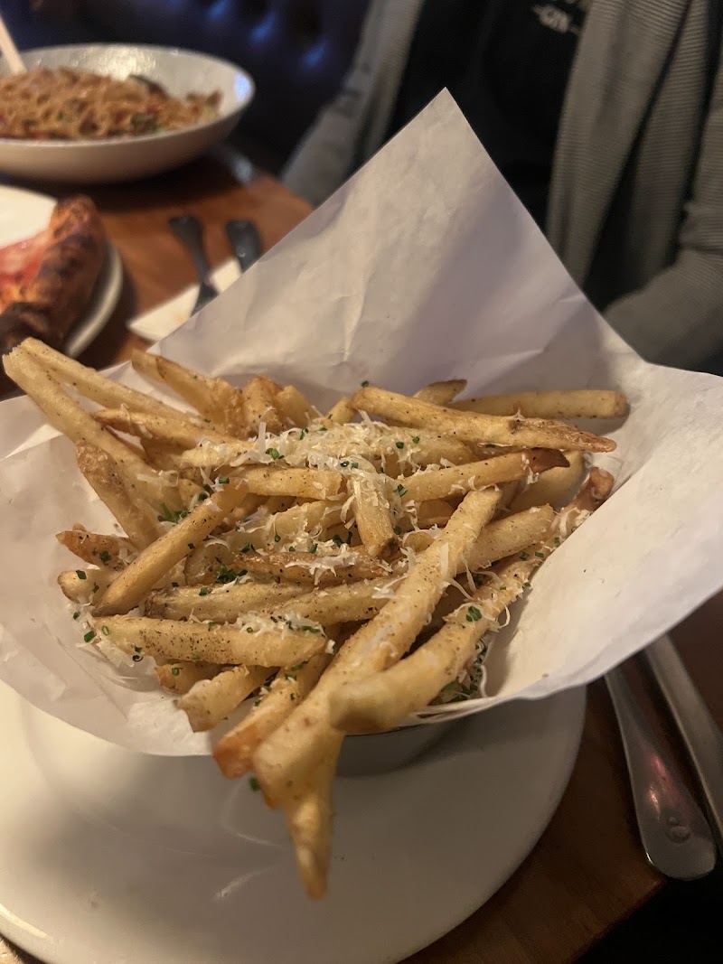 Earls – Grandview Corners photo 10