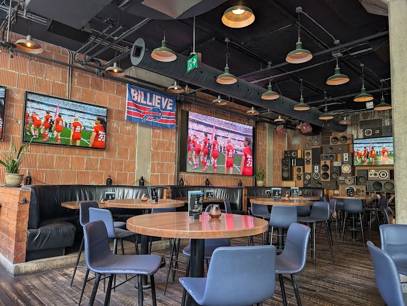 LOCAL Public Eatery Liberty Village photo 6