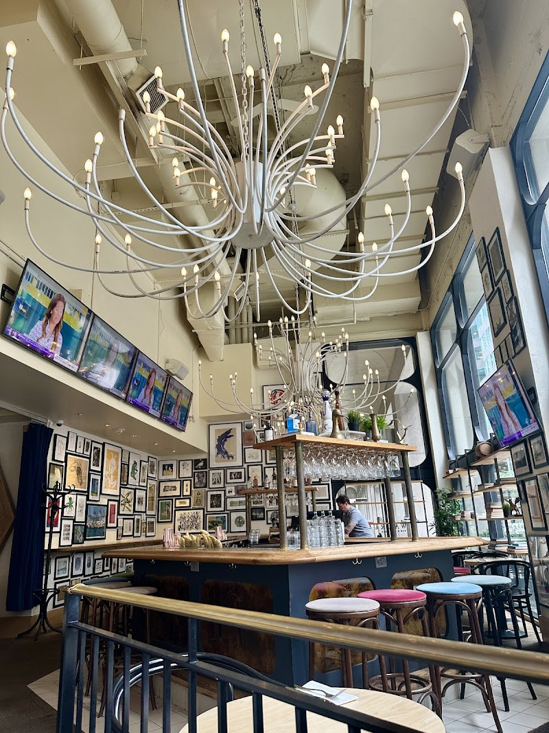 Walrus Pub & Beer Hall photo 8