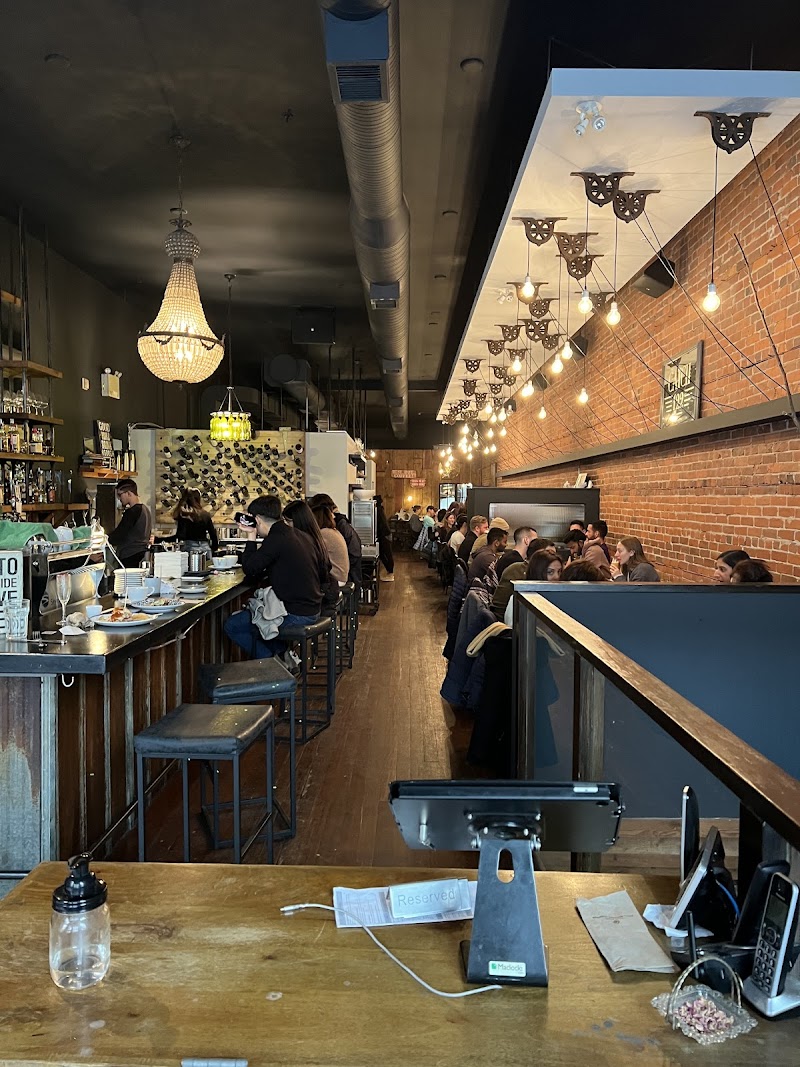 Catch 122 Cafe Bistro photo 3