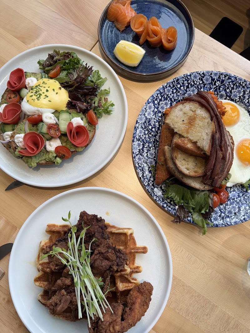 Catch 122 Cafe Bistro photo 9