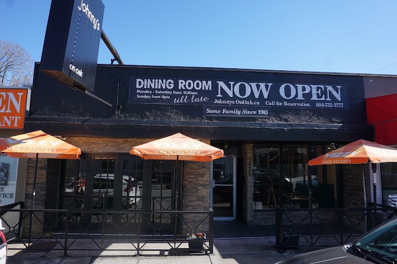 Johnny’s On Oak