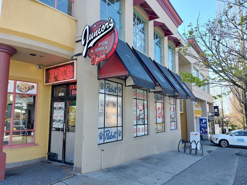 Junior’s Pub