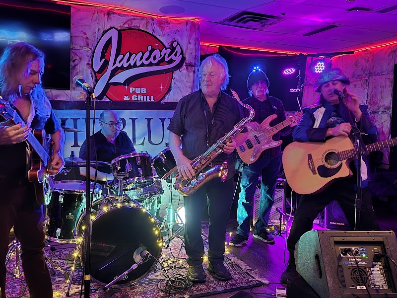 Junior’s Pub photo 3