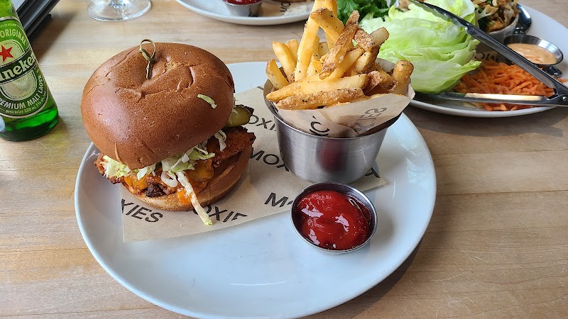 Moxies Davie photo 5