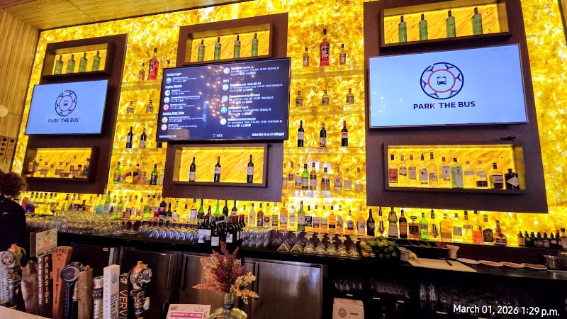 Rogue Kitchen & Wetbar photo 8