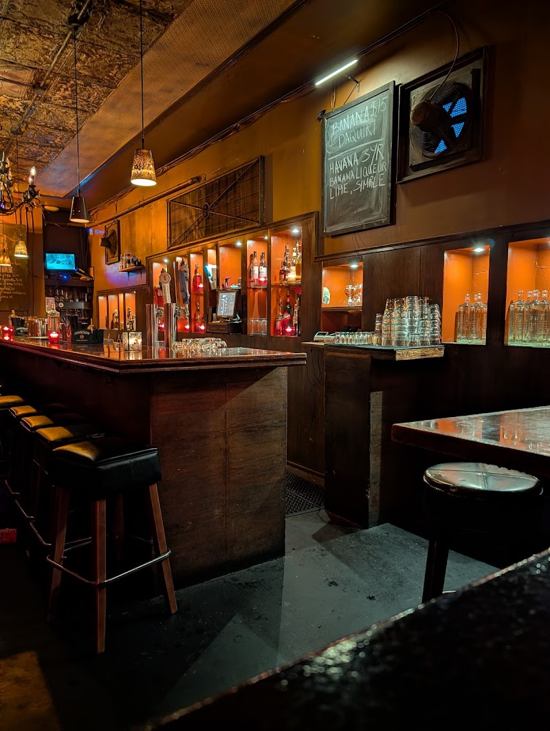 The Narrow Lounge photo 3