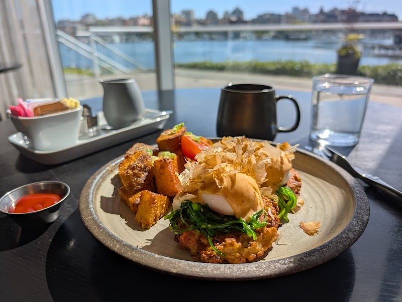 Aura Waterfront Restaurant + Patio photo 9