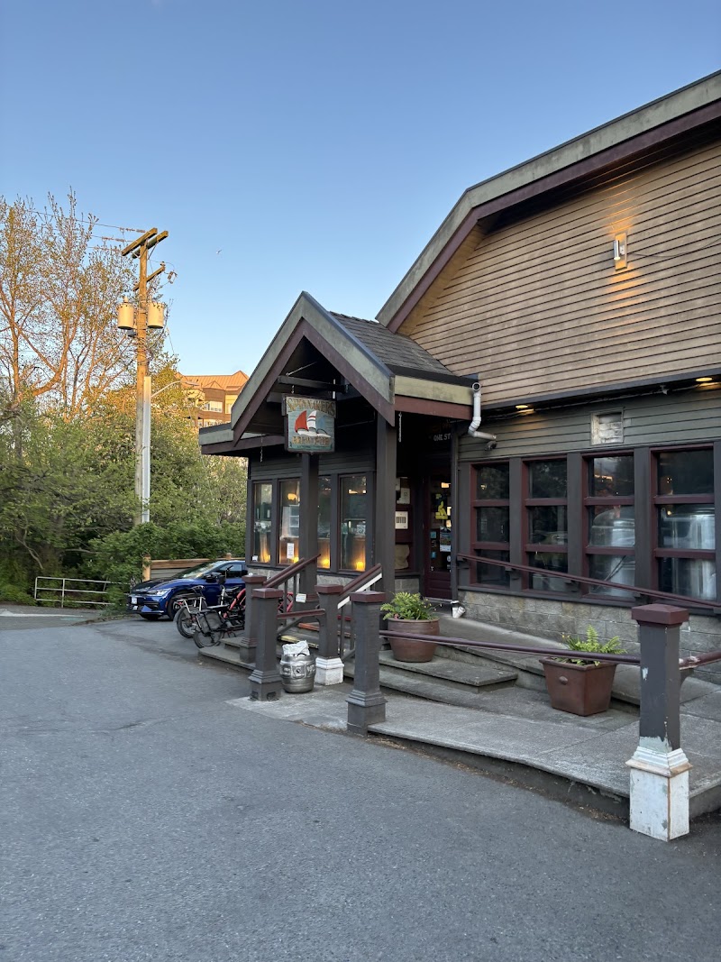 Spinnakers Gastro Brewpub photo 10