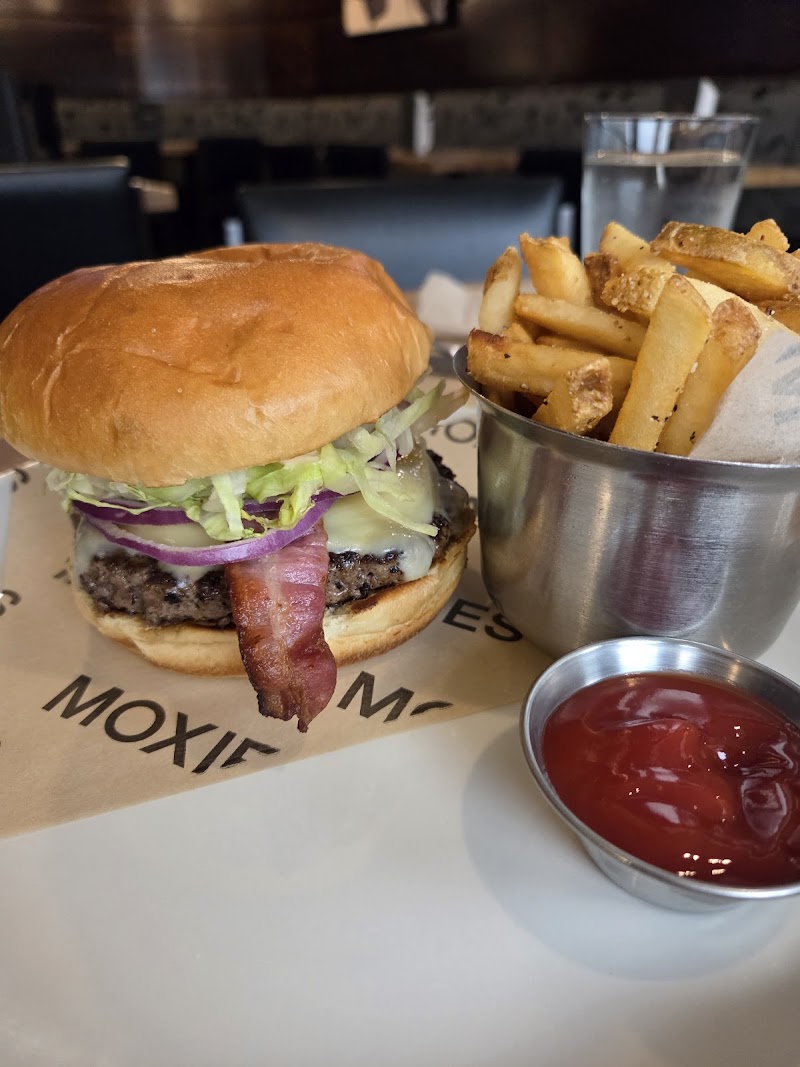 Moxies photo 4