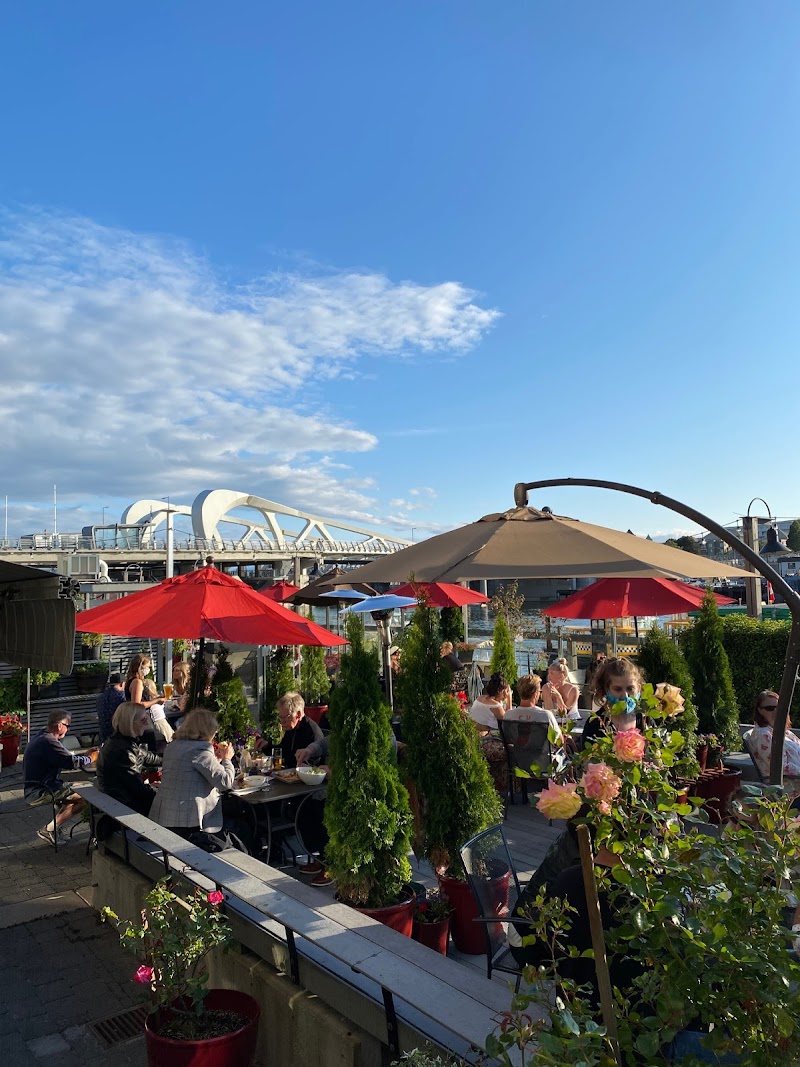 Tug Eatery photo 3