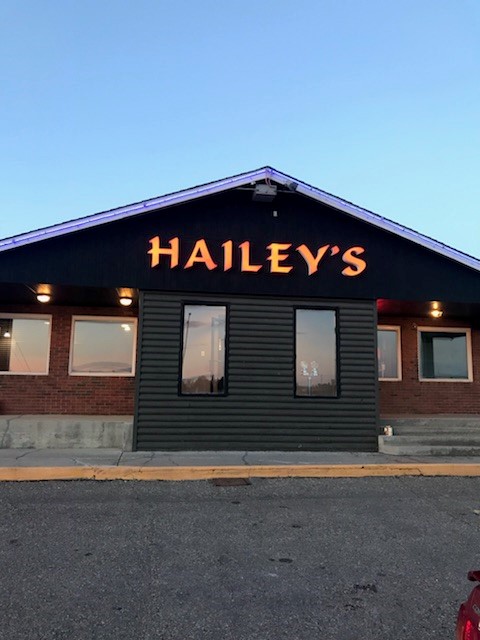 Haileys photo 9