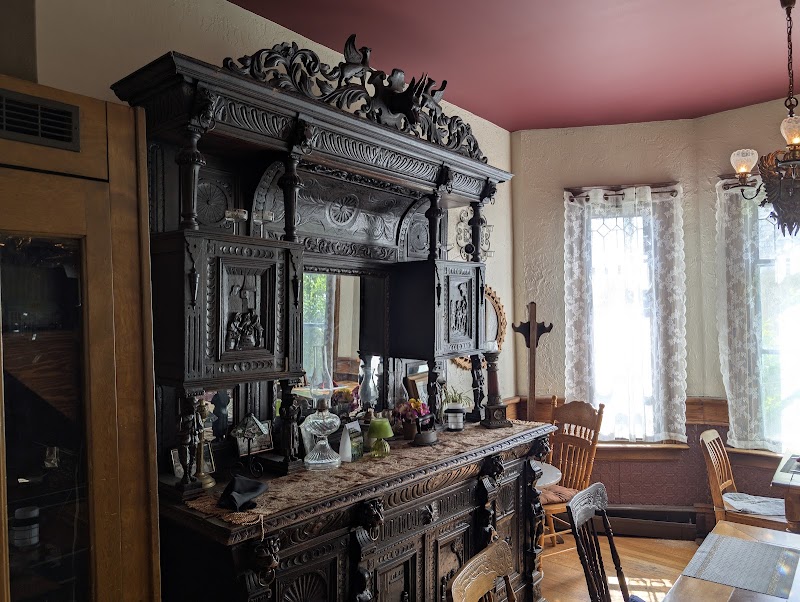 Hopkins Dining Parlour