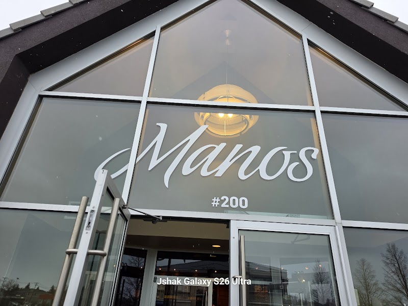 Mano's Restaurant & Lounge photo 2