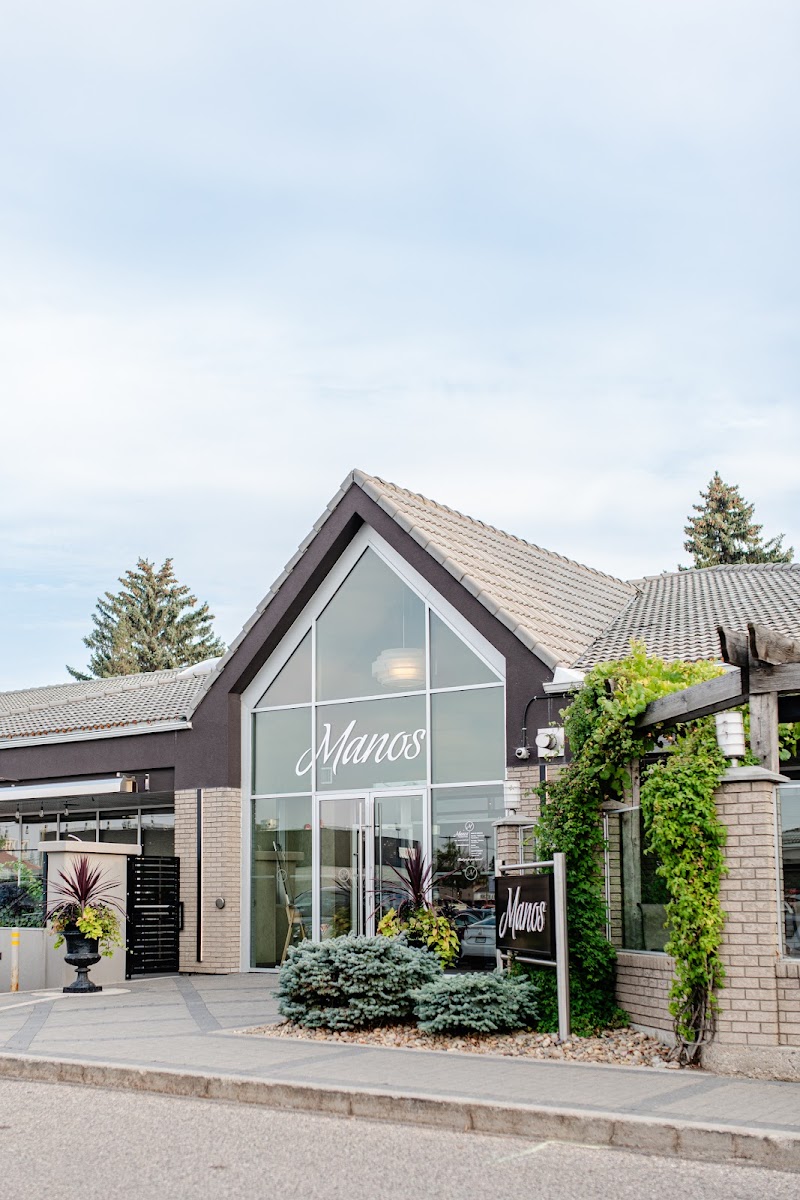 Mano's Restaurant & Lounge photo 5