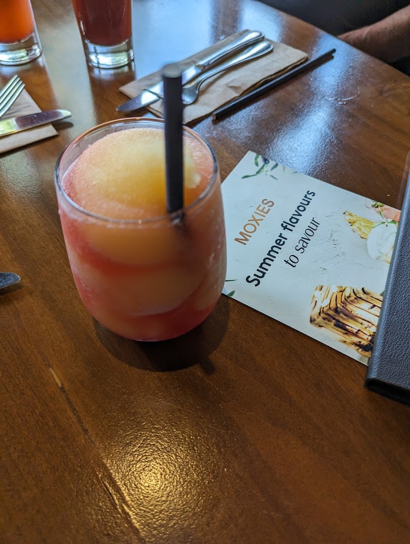 Moxies photo 9
