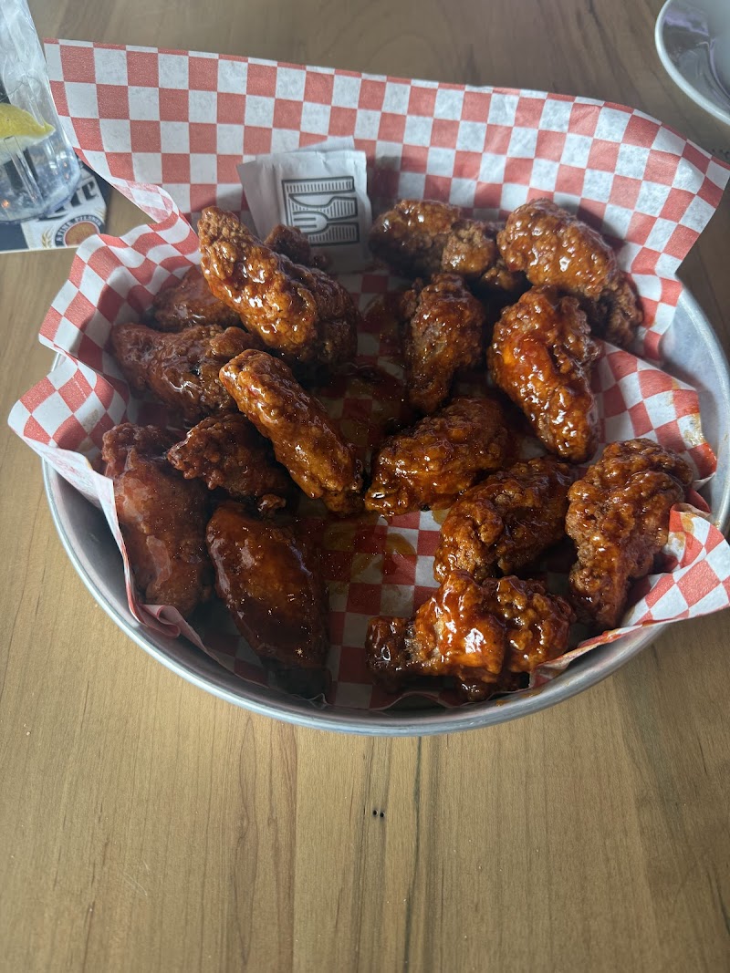 Chuck's Roadhouse Bar & Grill photo 4