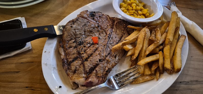 Chuck's Roadhouse Bar & Grill photo 5