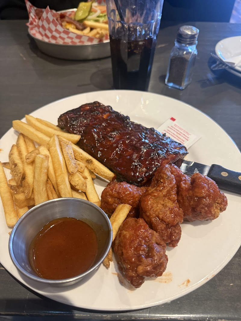 Chuck's Roadhouse Bar & Grill photo 4