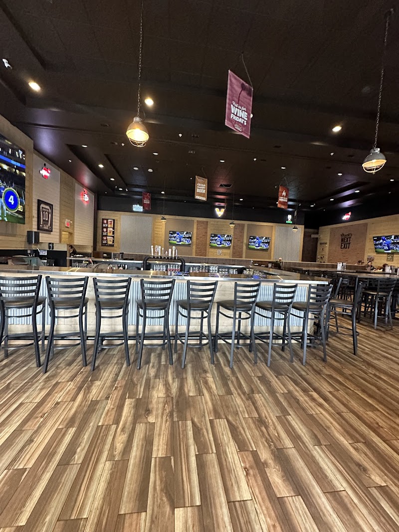 Chuck's Roadhouse Bar & Grill photo 7