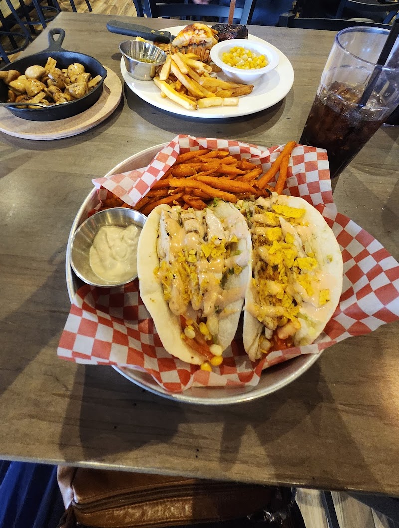 Chuck's Roadhouse Bar & Grill photo 8
