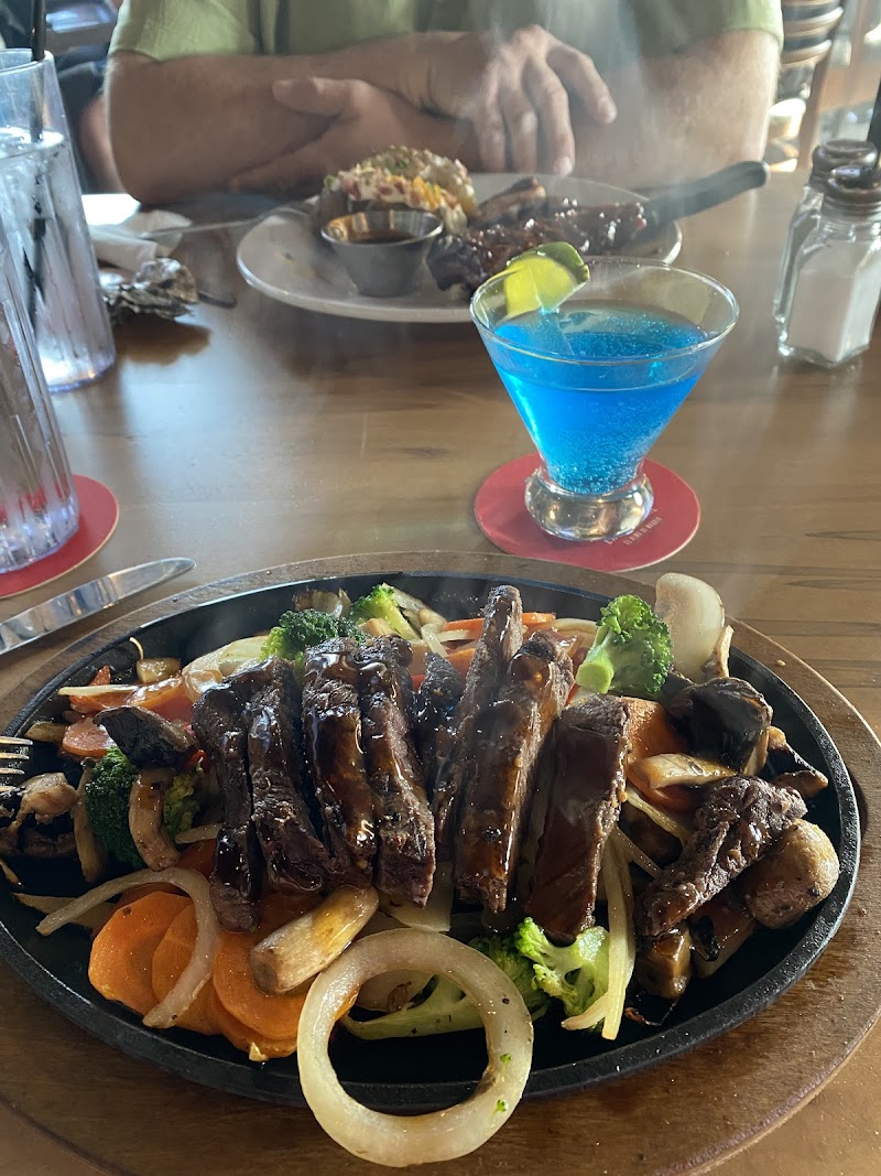 Chuck's Roadhouse Bar & Grill photo 8