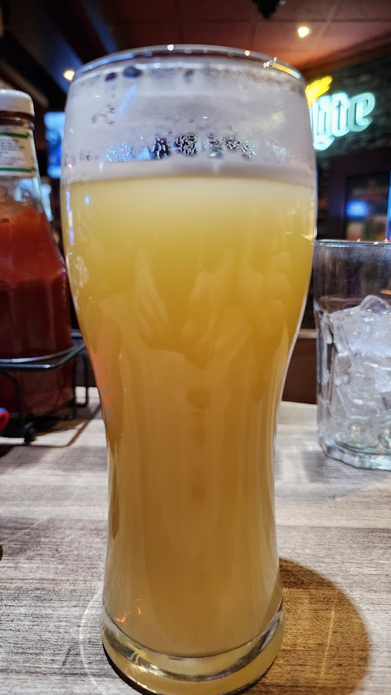 Hat Tricks Sports Bar and Grill photo 6