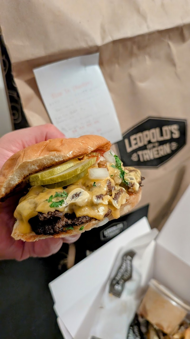 Leopold's Tavern Winnipeg - Academy photo 6