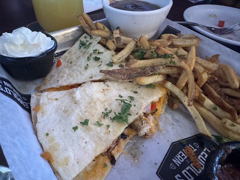 Leopold's Tavern Winnipeg - Sage Creek photo 4