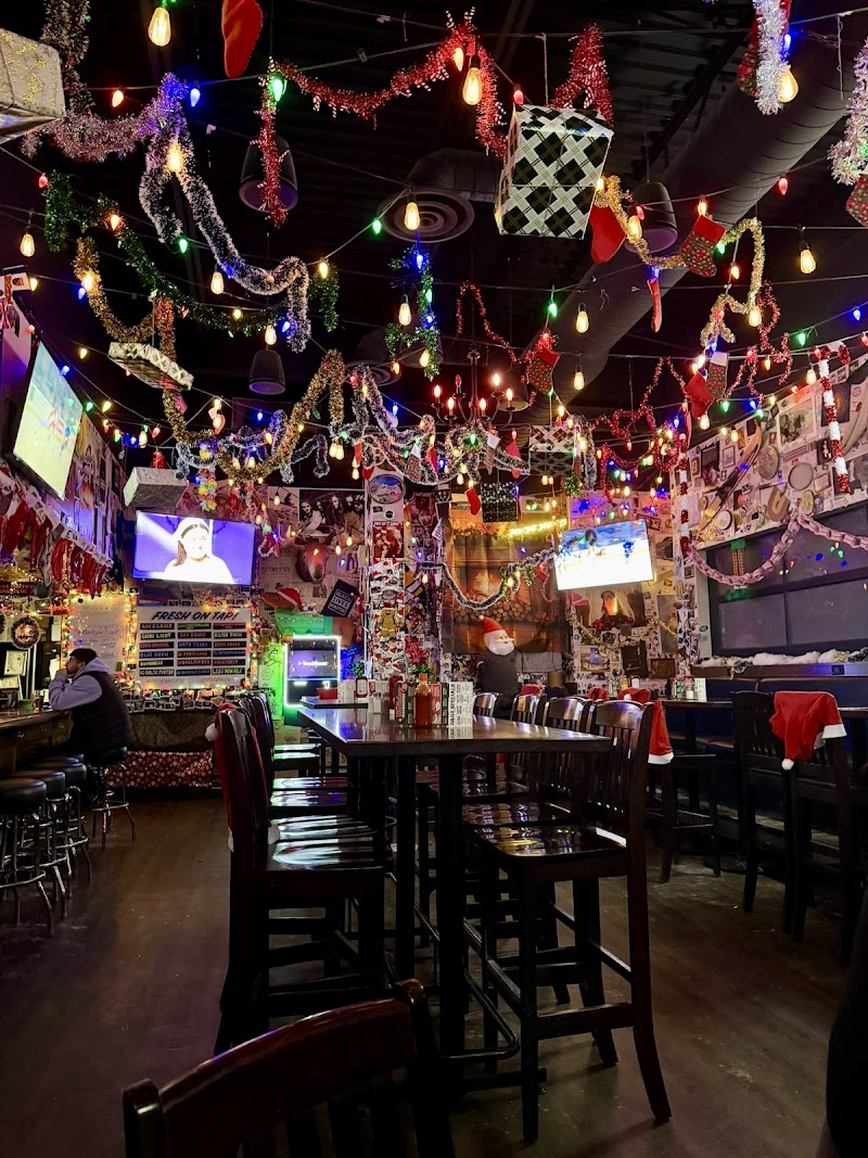 Leopold's Tavern Winnipeg - Bridgwater photo 4