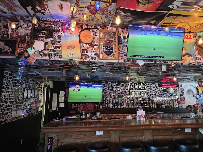 Leopold's Tavern Winnipeg - Henderson