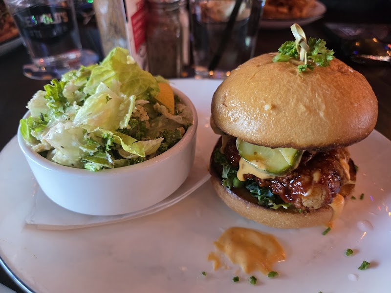 Leopold's Tavern Winnipeg - Henderson photo 6