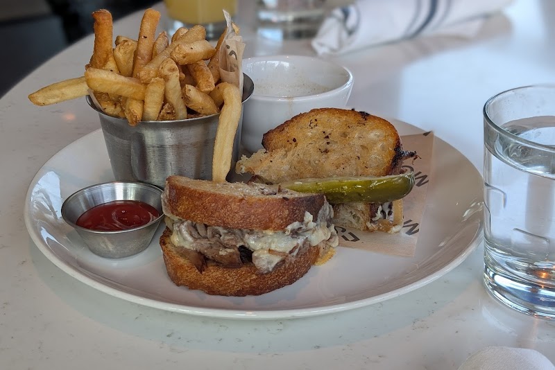 Moxies South Edmonton Common Restaurant photo 7