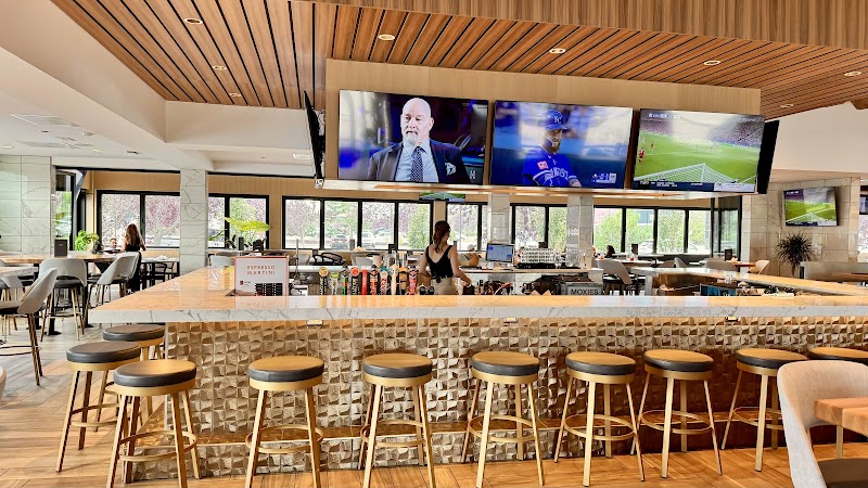 Moxies South Edmonton Common Restaurant photo 8
