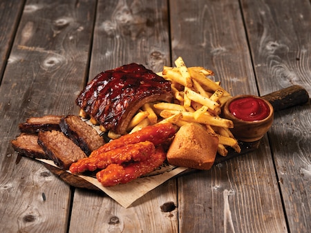 Montana’s BBQ & Bar photo 4