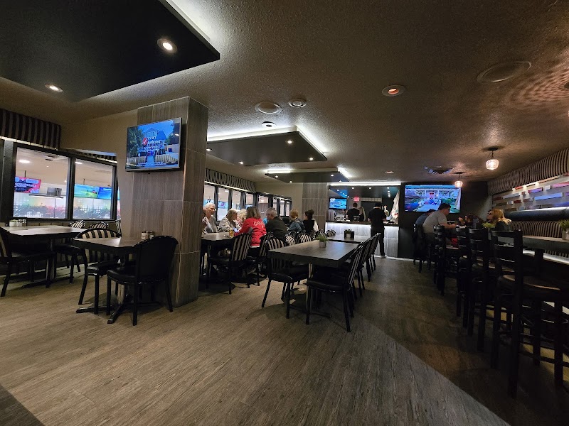 Red's Bar and Grill photo 3