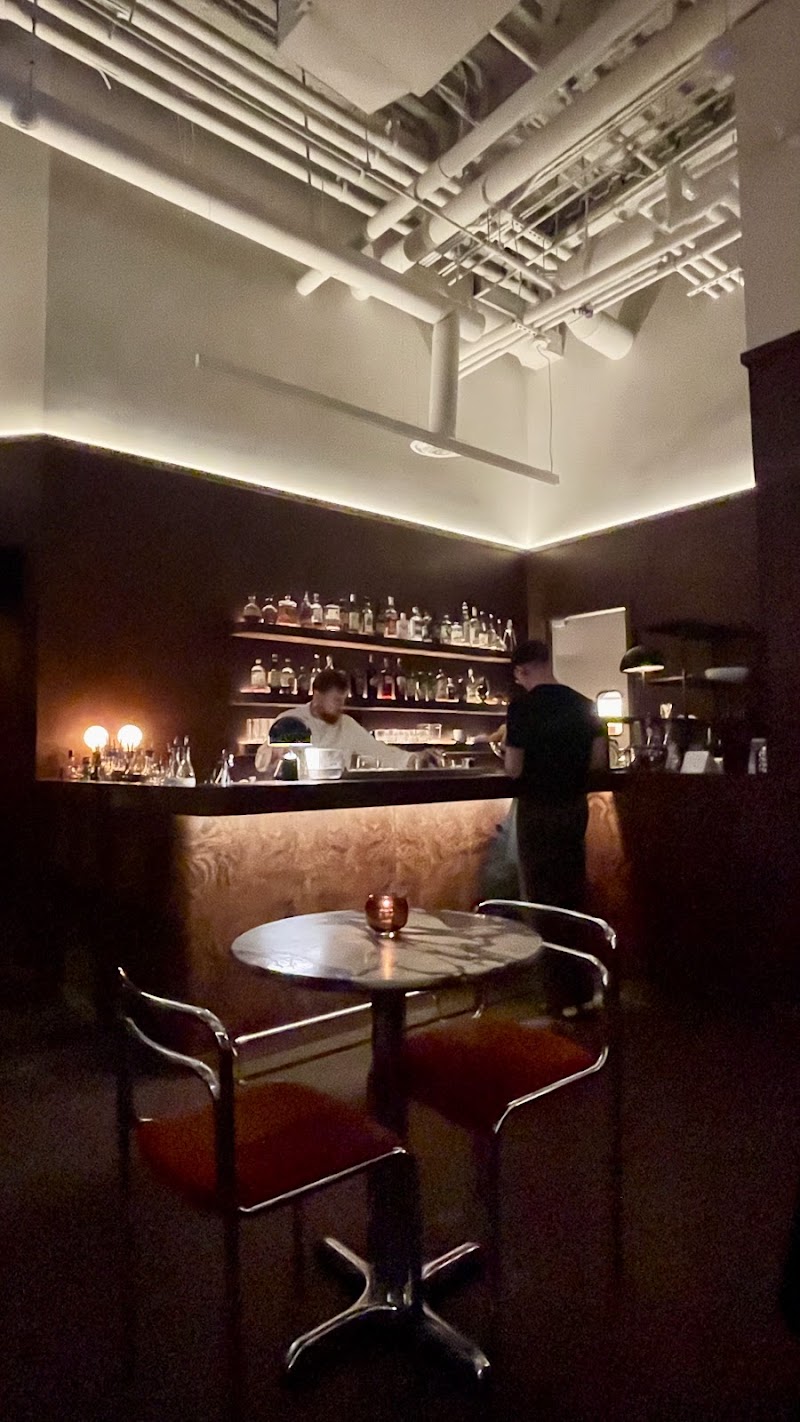 Bar Henry photo 9